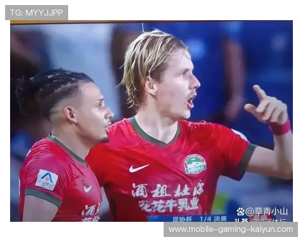 尤文补时绝杀上演戏剧性反转,球迷情绪失控 尤文补时绝杀上演戏剧性反转,球迷情绪失控