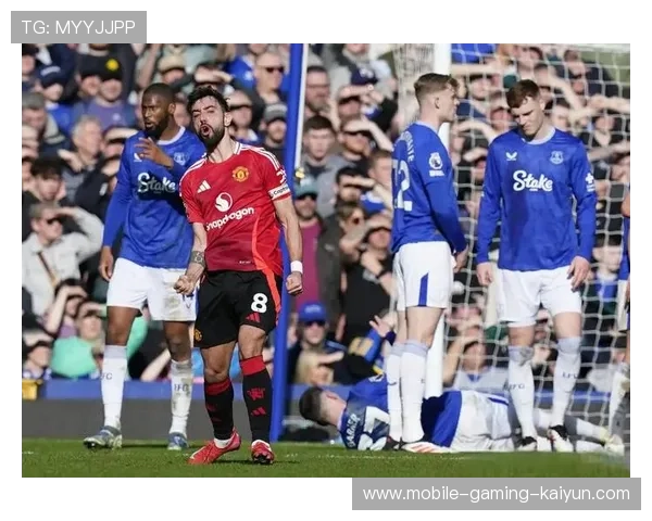 英超曼联外线穿插见效，末段抢下三分