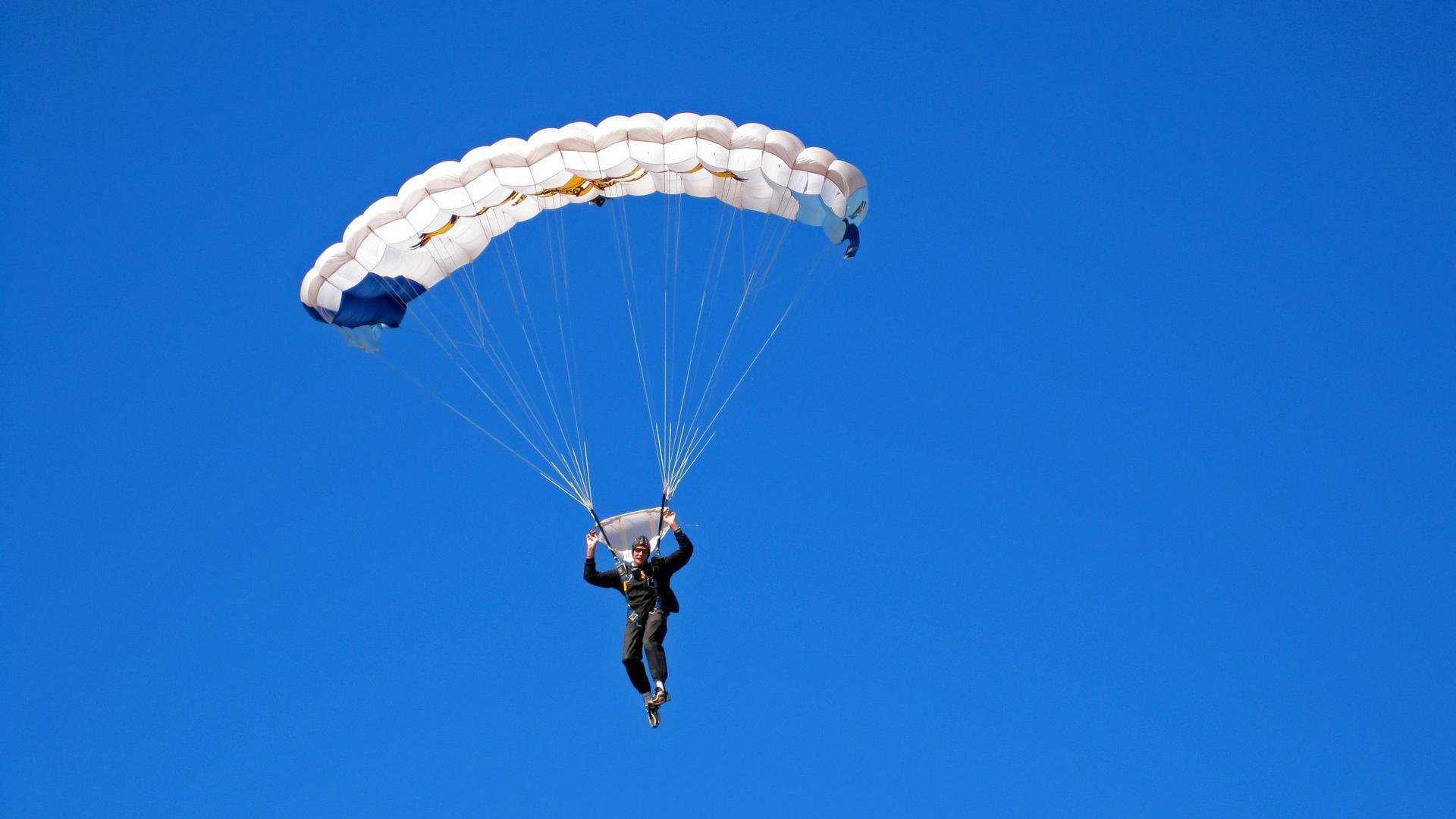 综合体育系助力校园体育节 多项公开赛集中进行